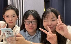 亚洲产国偷V产偷V自拍A片